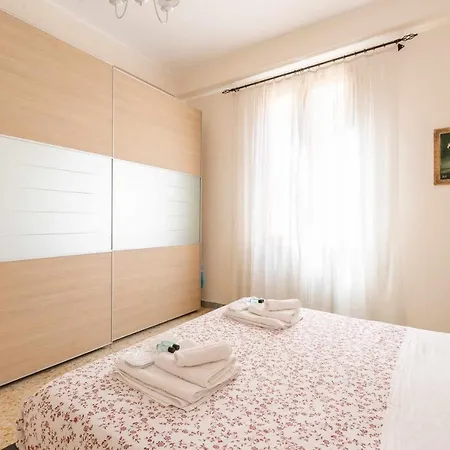 Granny S House 펜션 *